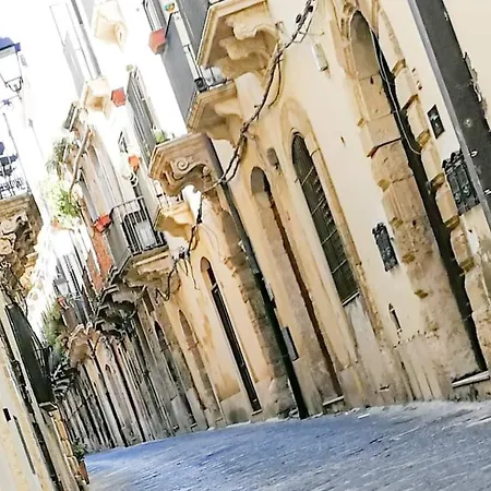 Casa Nagale- Di Charme Nel Cuore Di Ortigia A 50 Mt Dal Mare