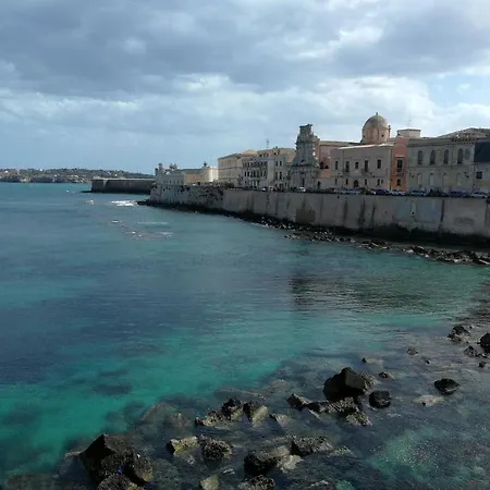 Casa Nagale- Di Charme Nel Cuore Di Ortigia A 50 Mt Dal Mare Syracuse