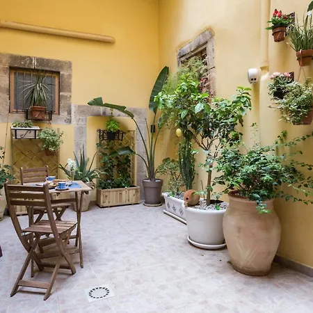 Casa Nagale- Di Charme Nel Cuore Di Ortigia A 50 Mt Dal Mare Apartment *